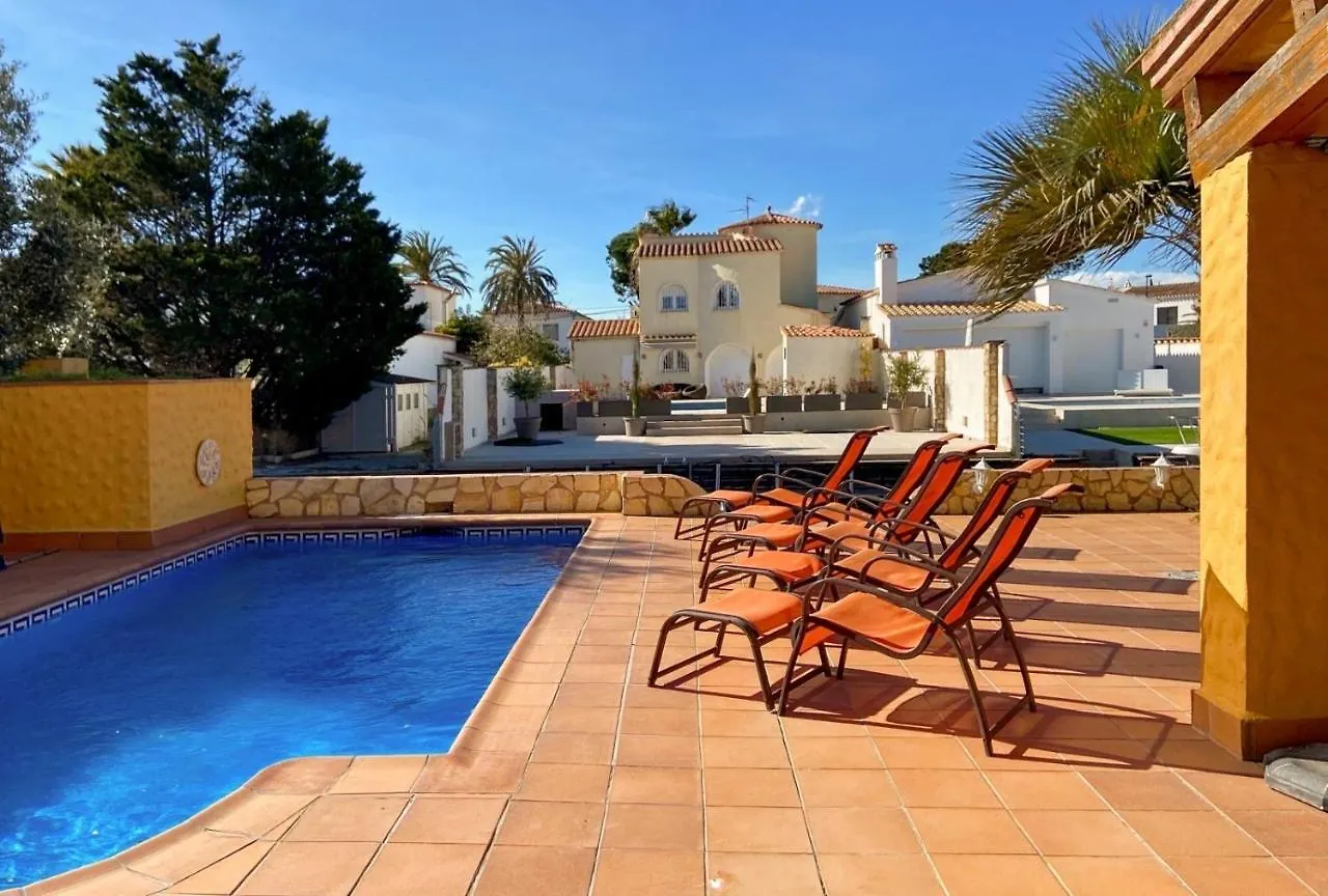 Ampuriahome Villa Hosting 15, Pool & Mooring Empuriabrava