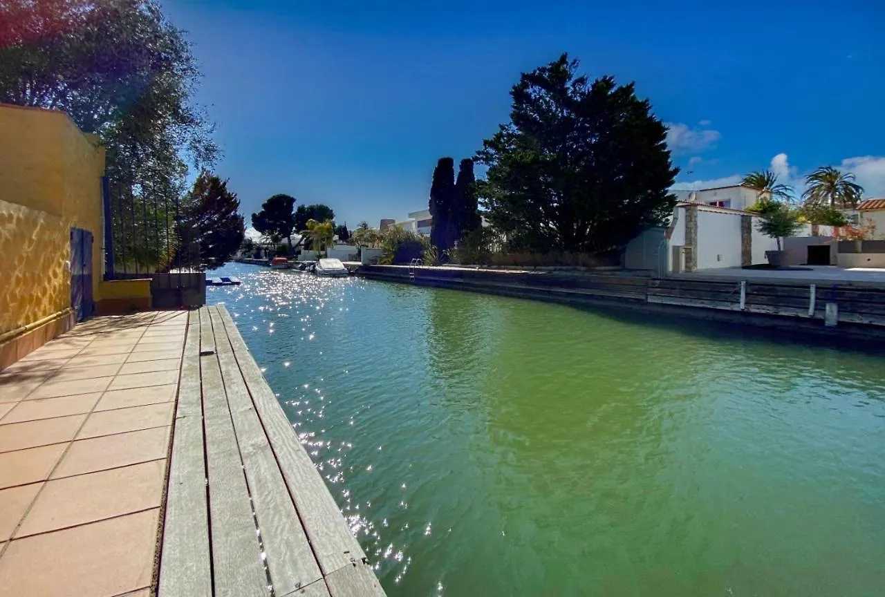 Ampuriahome Villa Hosting 15, Pool & Mooring Empuriabrava